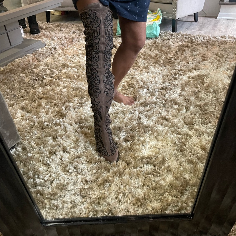 Over the knee boots - Picture 2 of 6